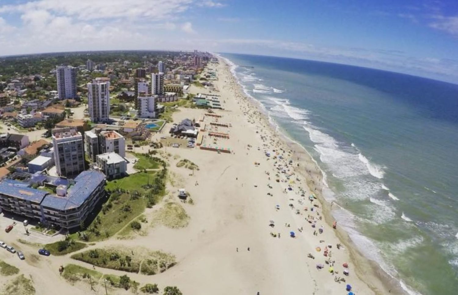 Tras la emergencia climática: Kicillof lanza la temporada de verano en Gesell este 22 de diciembre