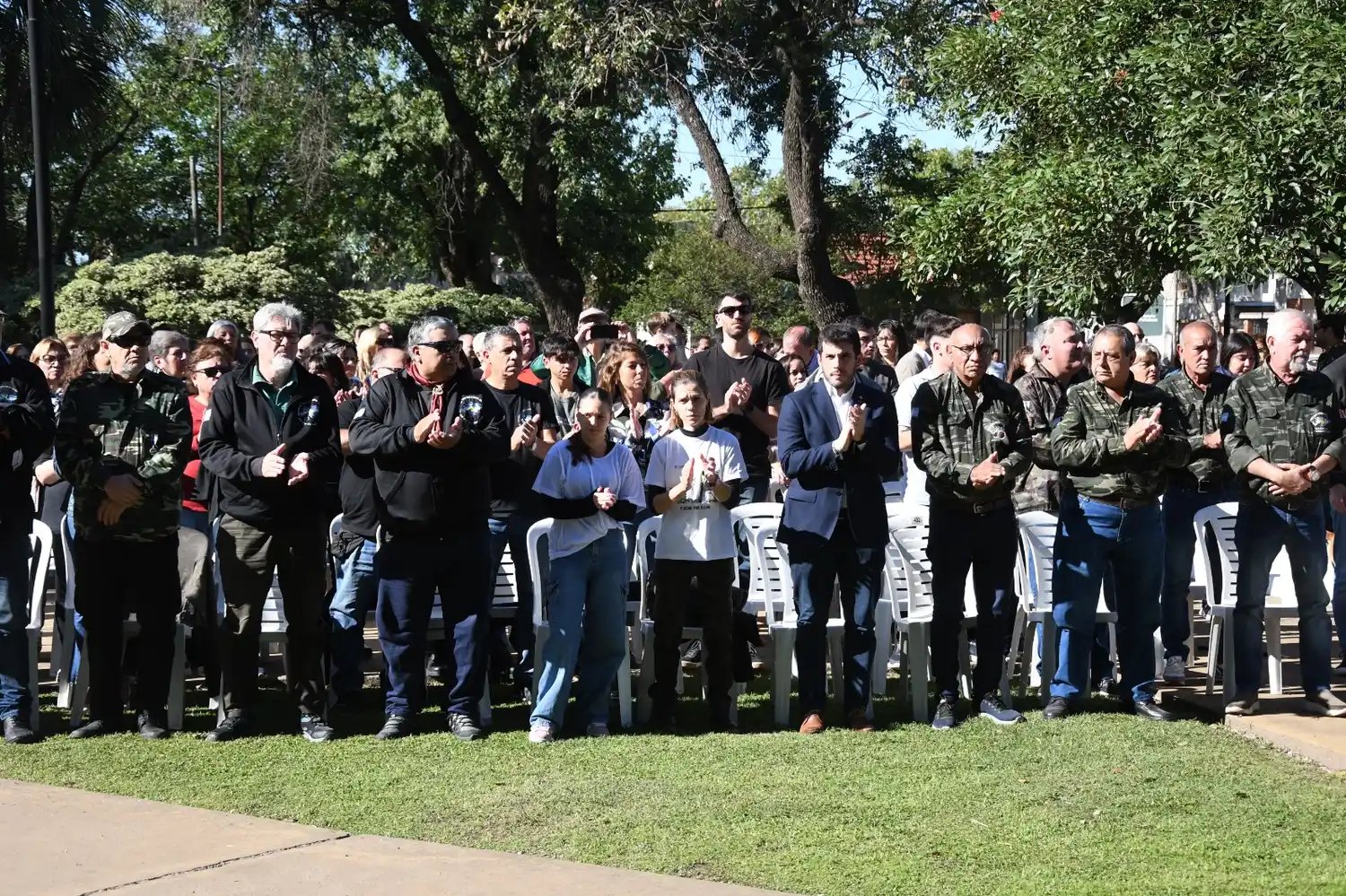 Cientos de venadenses se sumaron en la mañana soleada del 2 de abril al homenaje a los héroes y los caídos en Malvinas. Foto: MVT