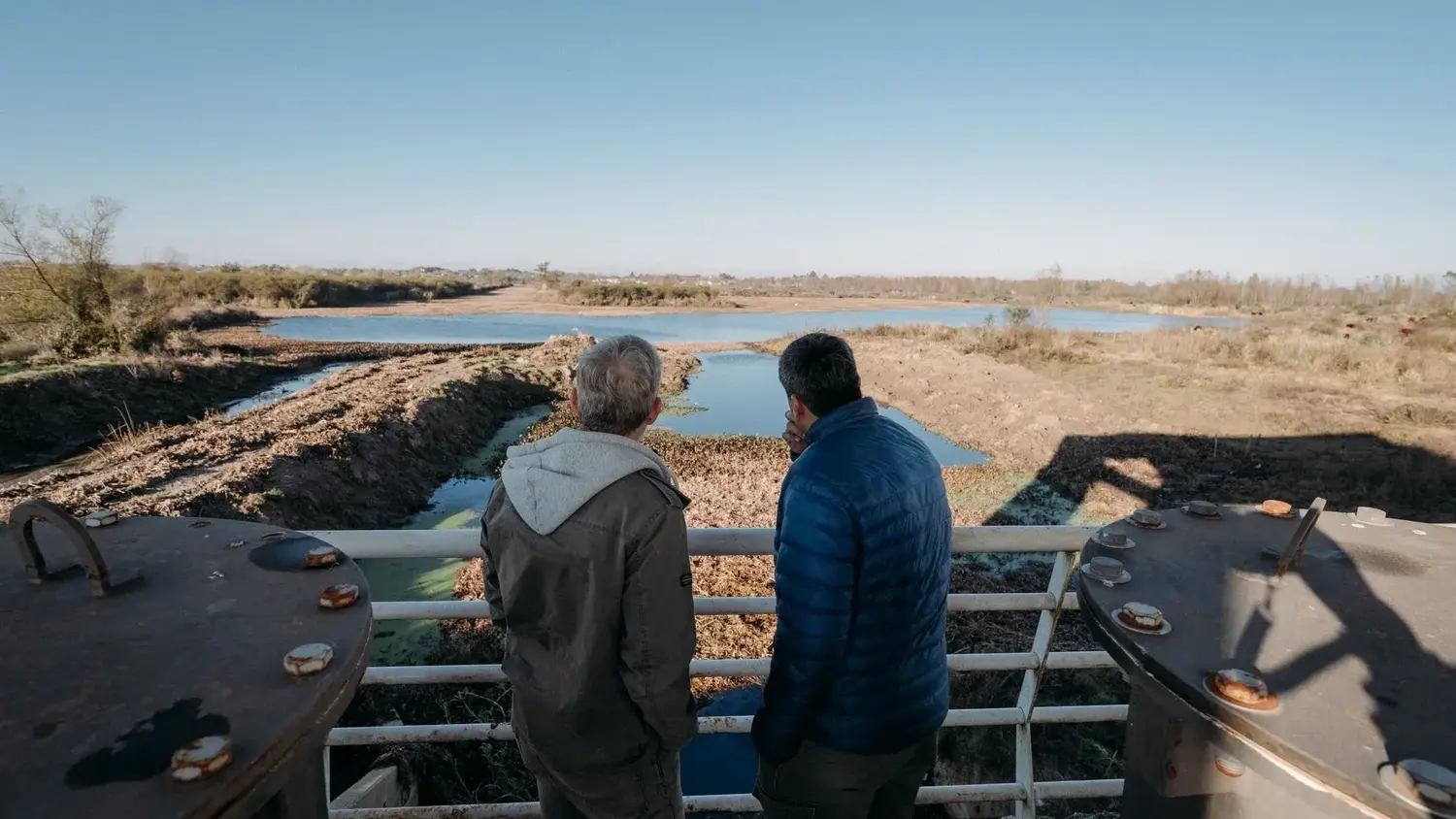 Frigerio recorrió obras de infraestructura y viviendas en Villa Paranacito e Ibicuy