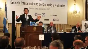 Economistas ven un camino de ajuste de cara al 2016