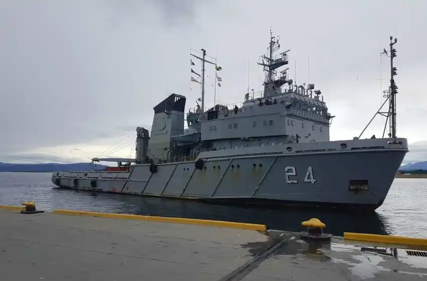 El ARA Islas Malvinas y el Panther Plus se suman a la búsqueda