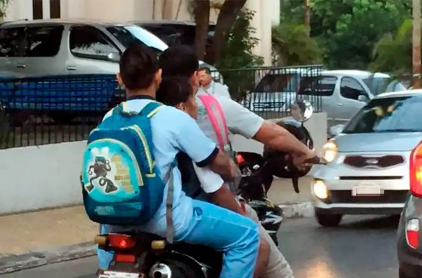 En auto, moto o bici: más del 93% de los niños van al jardín de infantes sin medidas de seguridad