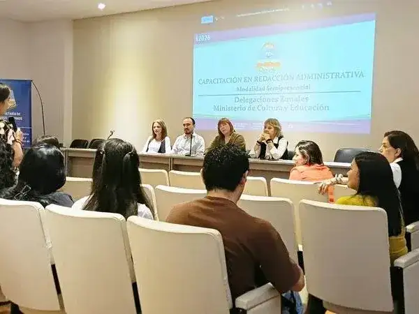 El Gobierno impulsa nueva capacitación para fortalecer la gestión administrativa escolar