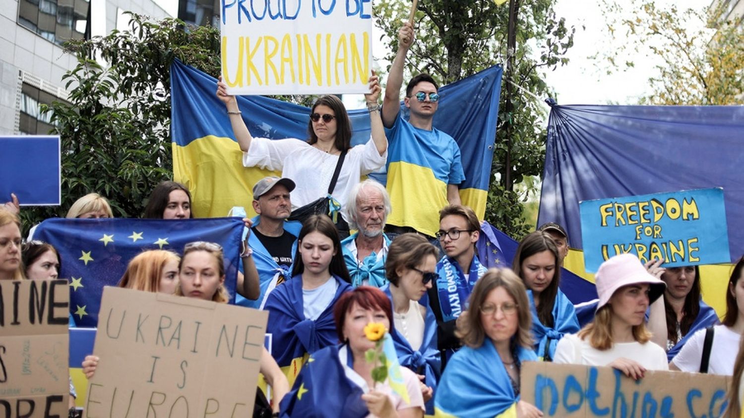 La UE le otorgó a Ucrania y Moldavia el estatus de países candidatos a la adhesión