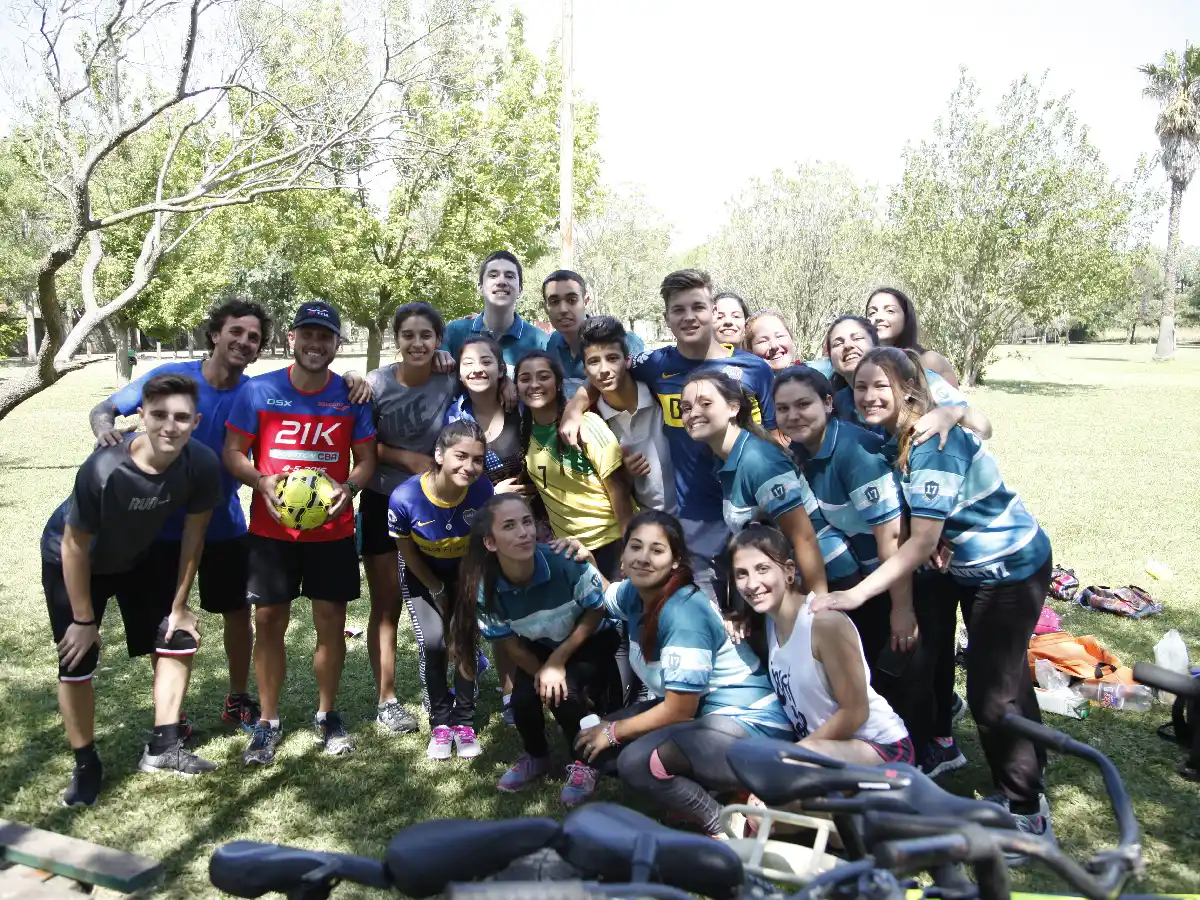 Con una bicicleteada y a puro deporte, estudiantes de la escuela Ravetti cerraron el año