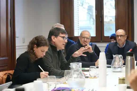 El ministro Goity presentó a la Legislatura los resultados de la primera evaluación de lectura