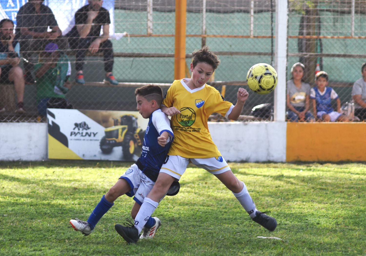 Los niños disfrutaron de una nueva jornada de Baby Fútbol.