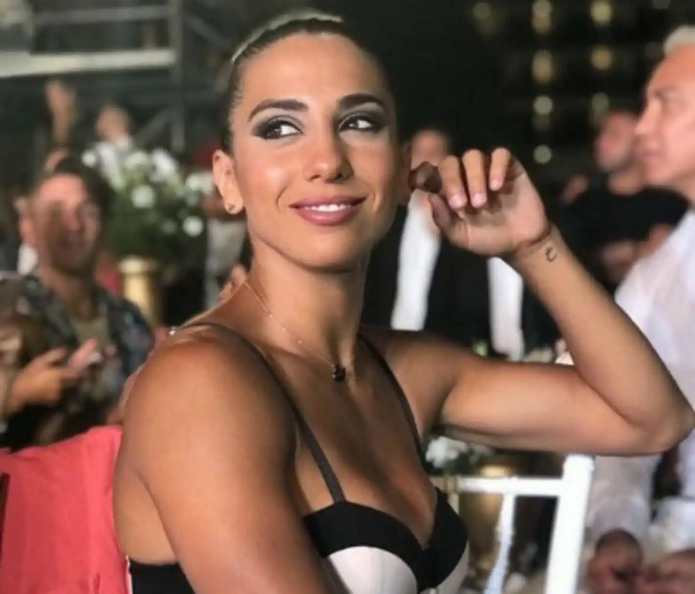 Cinthia Fernández mostró el comunicado del partido político que le ofreció ser candidata a diputada por la Provincia en 2021