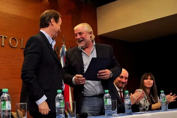 Bordet: “Si quieren poner  carpas que las pongan”   