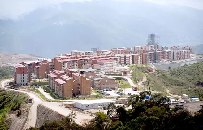 ¡LO ARROLLARON! Muere niño en Ciudad Caribia