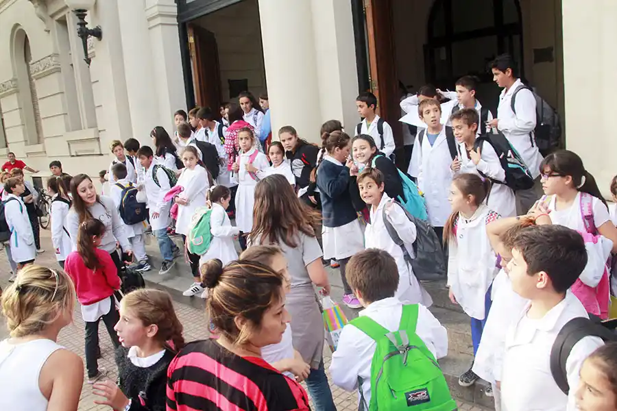 Por sexto año consecutivo, la provincia de Buenos Aires arranca las clases en término
