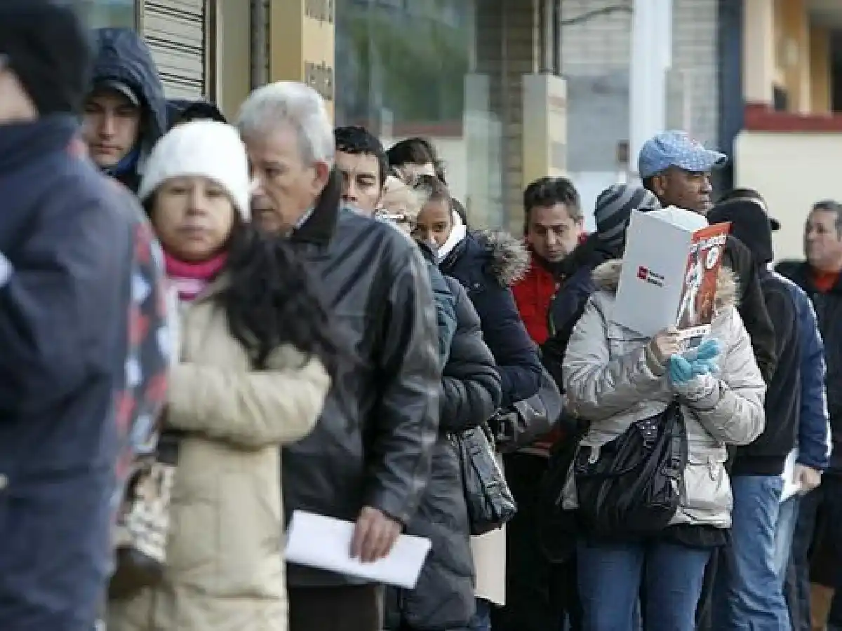 Según la UCA, casi el 56% de la población activa tiene problemas de empleo