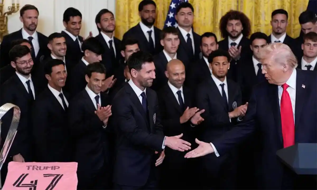 Donald Trump junto a la delegación del Inter Miami.
Foto: Agencia NA (captura)