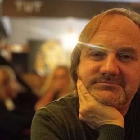 Lucho Gareis: entre la música y el arte de devolverle la vida a los instrumentos
