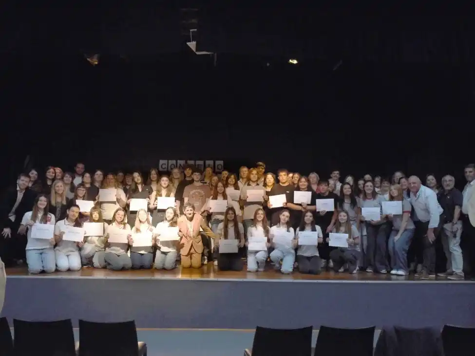 Jóvenes crespenses culminan su experiencia legislativa en el Concejo Deliberante Juvenil 2025