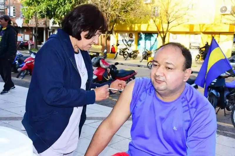 Instalan dos carpas sanitarias para la 
aplicación de vacunas contra el COVID-19