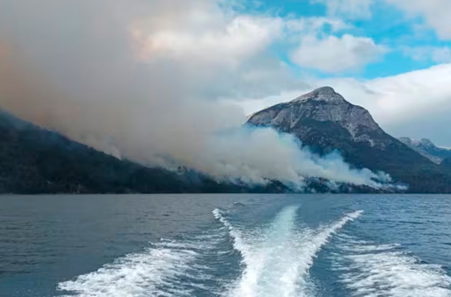 Incendio en el Parque Nahuel Huapi: continúan las tareas por controlar y extinguir las llamas