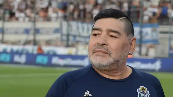 Para ser EXHIBIDO: Maradona pidió que lo embalsamaran