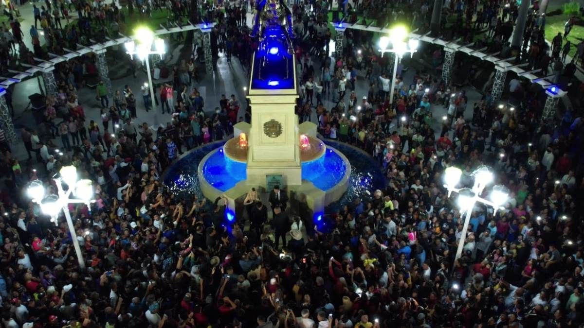 ¡AL FIN! Plaza Bolívar de El Tigre tuvo que esperar 90 años para verse concluida (FOTOS)