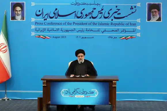 IRÁN enjuicia a abogado de Mahsa Amini, joven que murió en manos de la policía