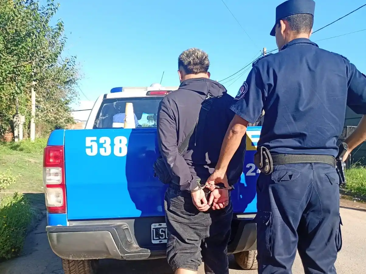 Un joven de 20 años agredió a su pareja, que terminó en el hospital Centenario