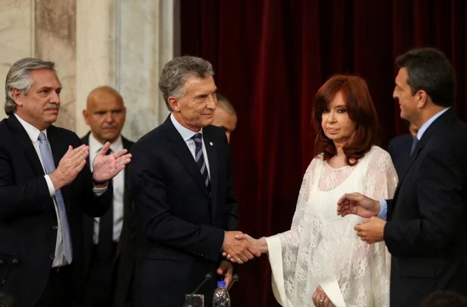 A dos meses del cierre de listas, reina la incertidumbre en la política