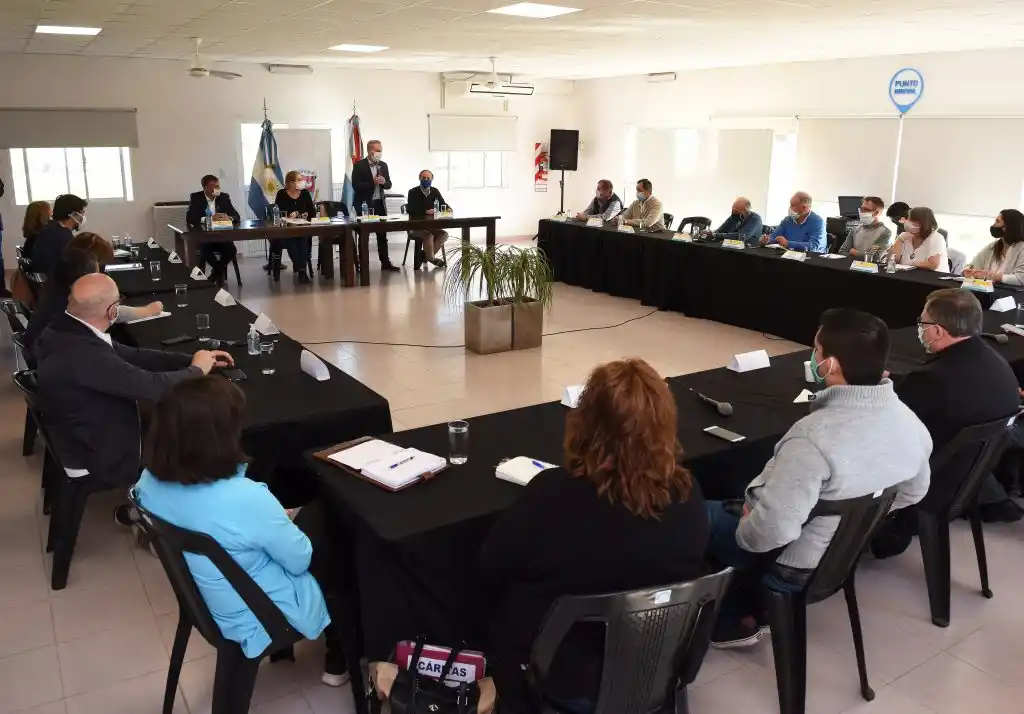 Crespo conformó un consejo de políticas sociales