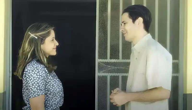 Múltiples estrenos para Historias 
clandestinas: TV, radio, cine y peatonal