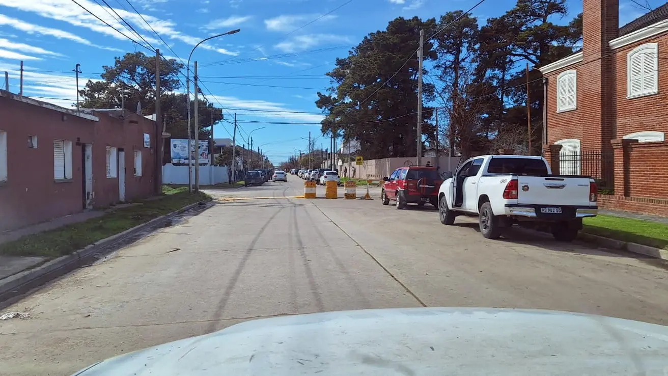 Reductor de velocidad. Se viene construyendo en la intersección de 28 y 87