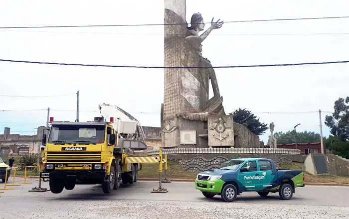 Trabajos en el monumento a la Gesta de Malvinas en Puerto Quequén