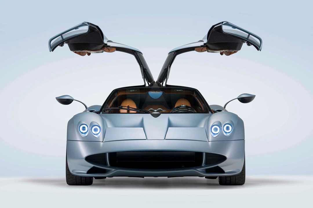 El argentino Horacio Pagani fabricó un nuevo auto que cuesta 7 millones de euros