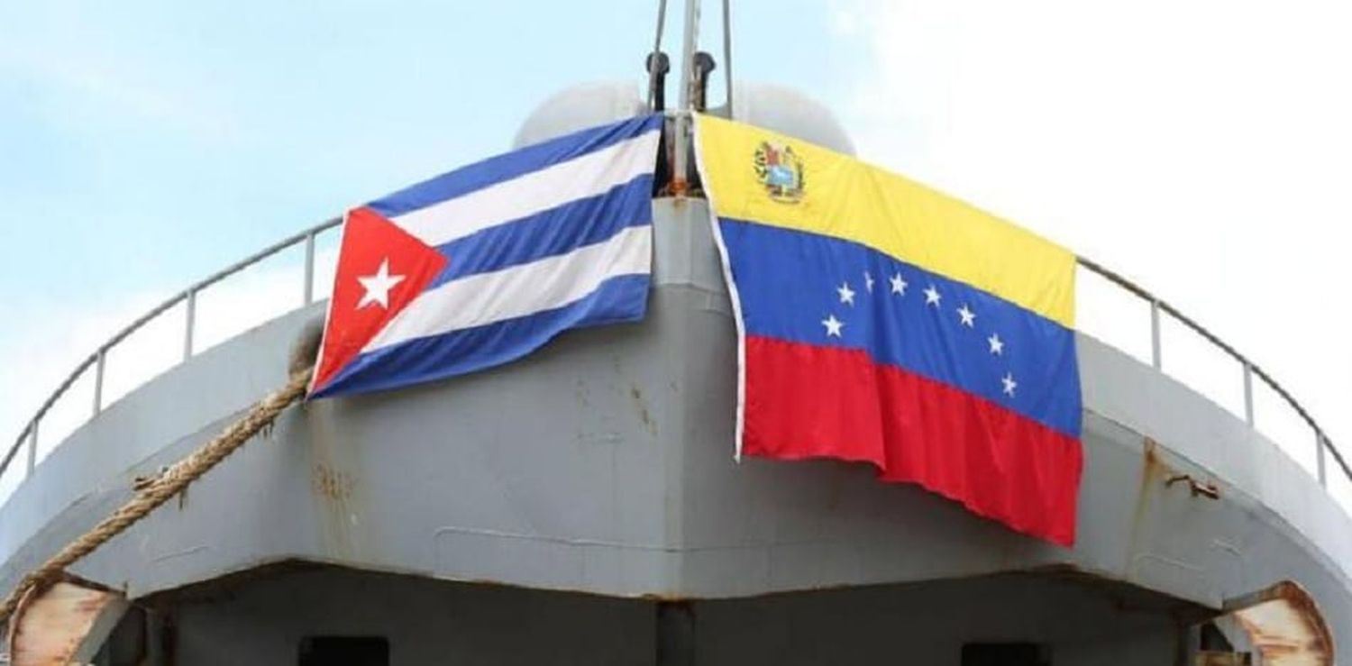 ¡DE FINALES DE NOVIEMBRE A ENERO! Venezuela envió al menos 197.000 barriles de gasolina a Cuba