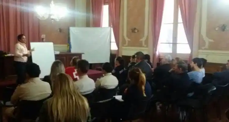 Seguridad: Capacitan a agentes y personal de asistencia a la víctima