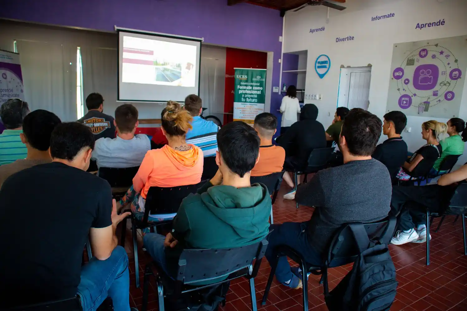 Continúan brindando la capacitación en manipulación de alimento