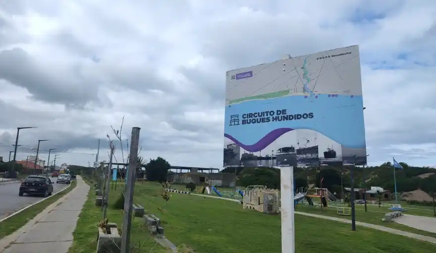 Son ocho carteles informartivos