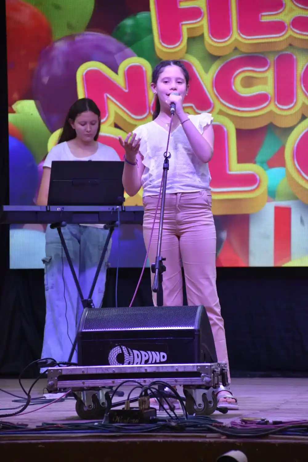 SELENA RODRIGUEZ - 2