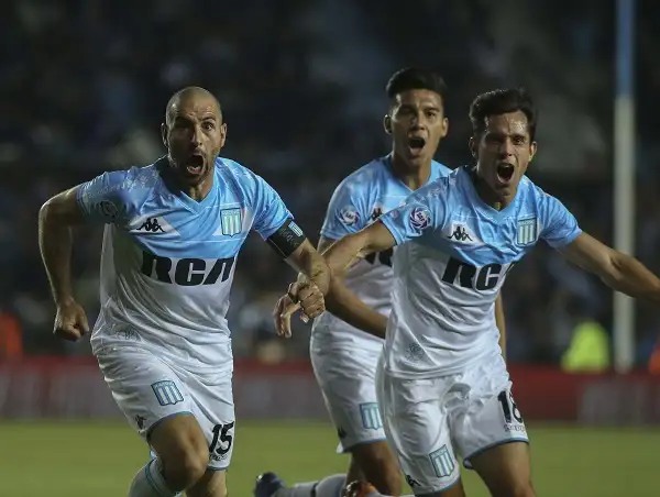 Racing le ganó a Unión y recuperó la punta de la Superliga