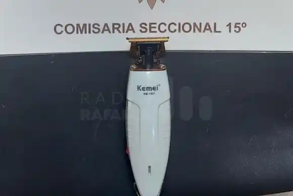 Tras una requisa domiciliaria recuperaron una máquina patillera robada de una peluquería