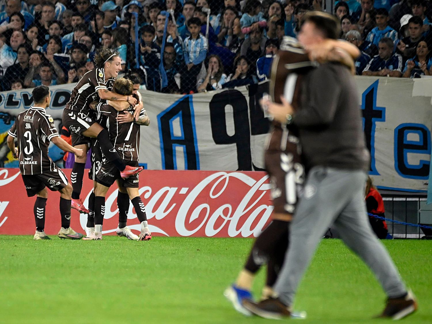 Torneo Apertura: Platense dio el golpe y eliminó a Racing en el Cilindro de Avellaneda por los octavos de final