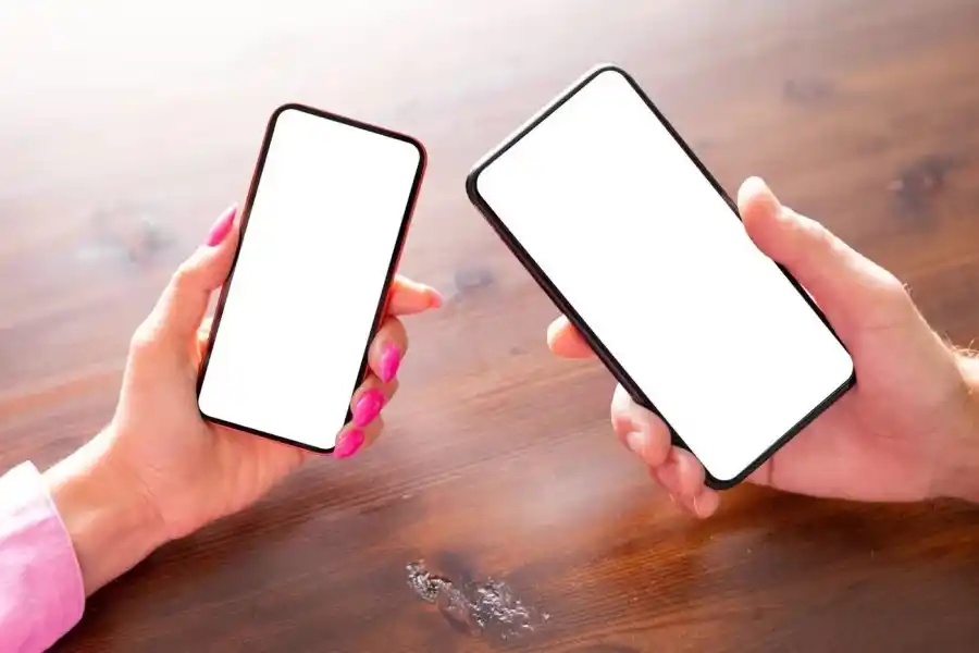 Es importante saber que los celulares actuales no tienen los sensores necesarios para medir la presión arterial ni tomar la fiebre.