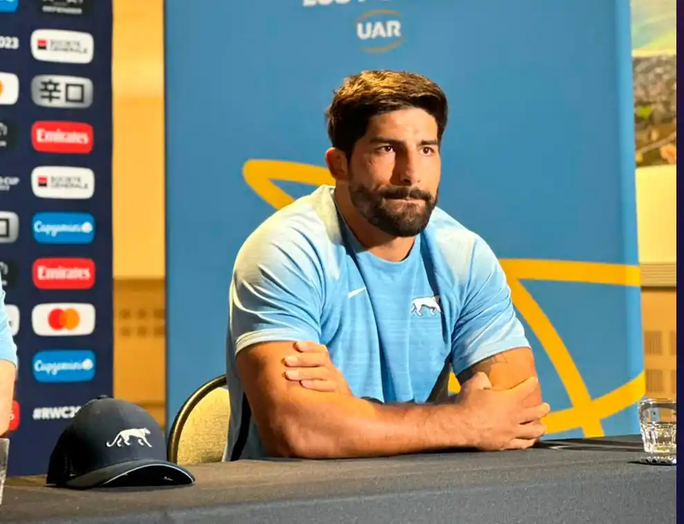 Bruni, en la rueda de prensa.