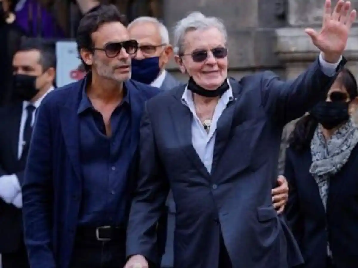 Alain Delon le pidió a su hijo que programe su eutanasia porque "una persona tiene derecho a partir en paz"