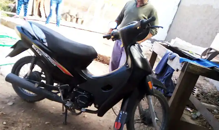 Le sustrajeron la moto a un afiliado de la Uatre