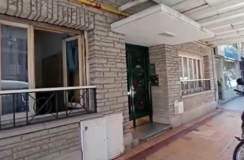 Caen tres peligrosos malvivientes con antecedentes en robos en casas en un intento en un departamento