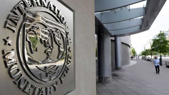 El FMI advirtió que Argentina debe acumular reservas