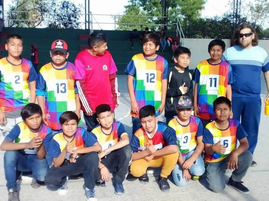 Fiesta en los Interescolares con el torneo de hándball y el cestoball