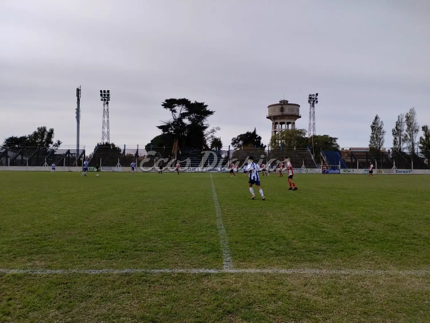 Huracán y Rivadavia se miden en el Estadio Panamericano