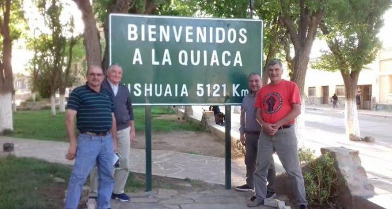 Jubilados sampedrinos recorren el país por la ruta 40