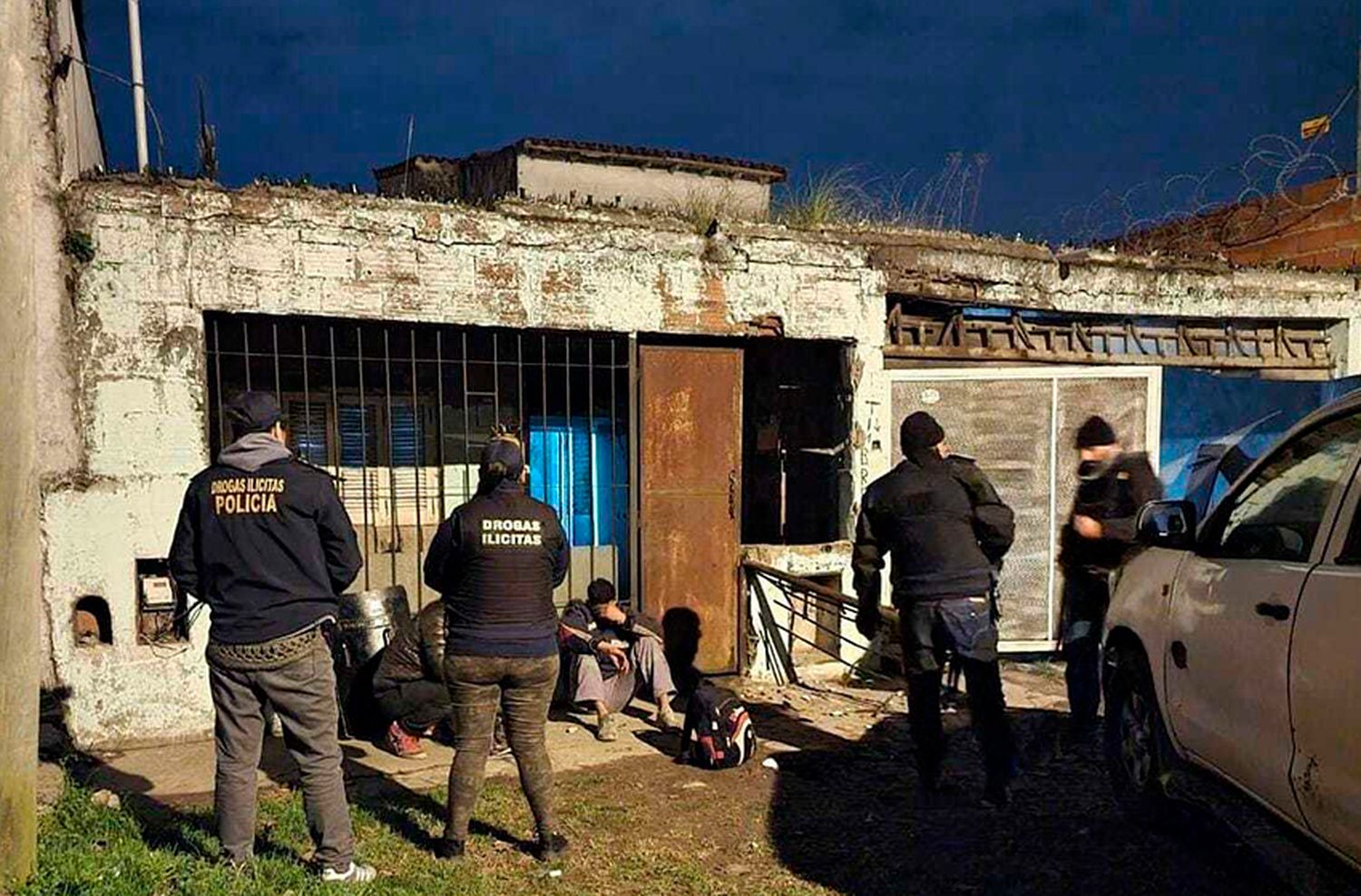 Golpe a organización narco: detienen a 7 personas con 100 envoltorios de cocaína