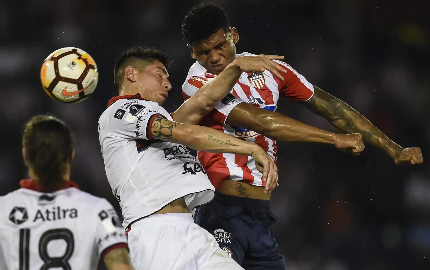 Colón cayó sobre el final en Barranquilla
